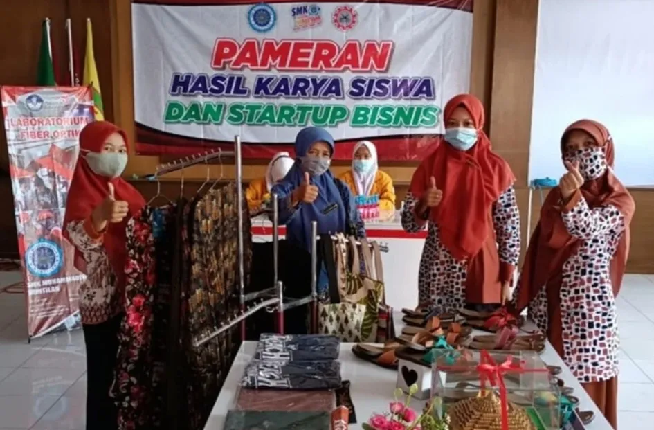 Karya siswa dan start-Up SMK muhammadiyah 2 Muntilan 2 muntilan dipamerkan