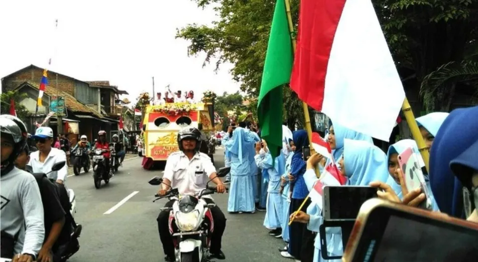 Pelajar Ikut Sambut Piala Adipura