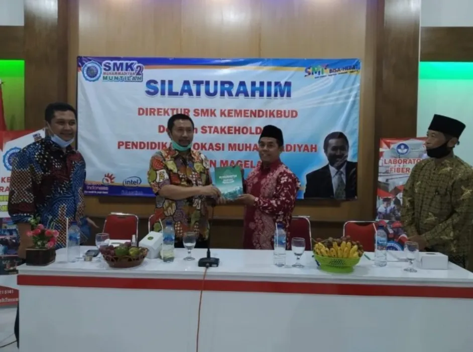 SMK dan politeknik muhammadiyah