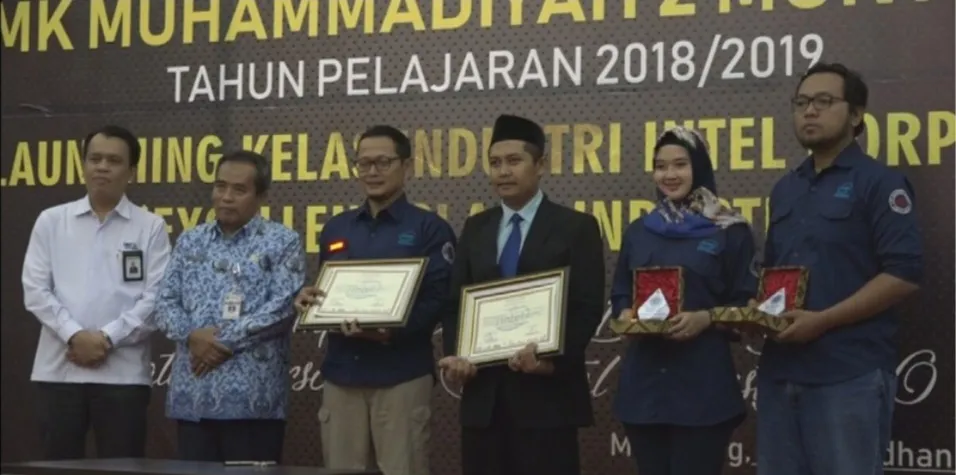 Lounching kelas intel